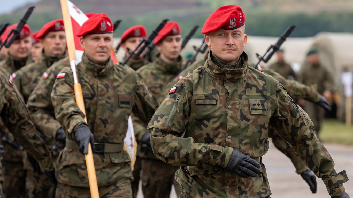 У Польщі повідомили про плани щодо відправки своїх військових в Україну