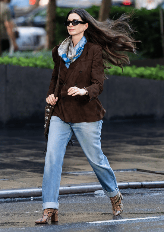 What detail will make any look modern