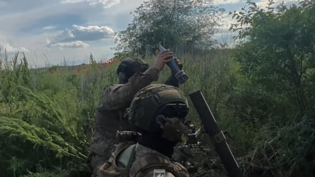У бригаді "Азов" показали вражаюче відео знищення російської техніки та окупантів - 285x160