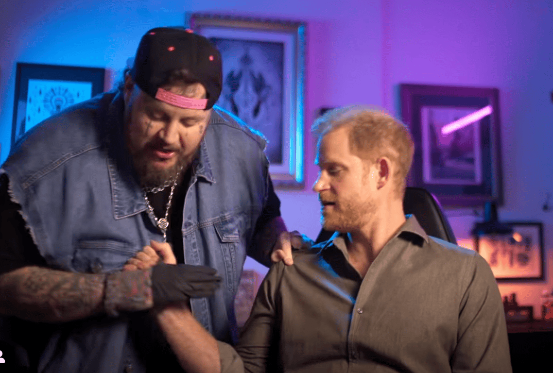 Принц Гаррі заінтригував відео з тату-салону - фото 1