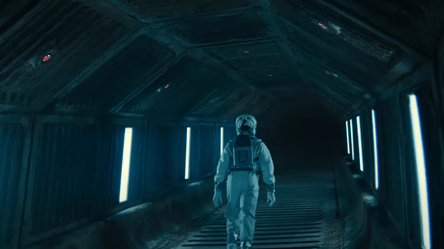 4 лучших фантастических сериала о космосе, роботах и выживании - 290x166