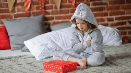Свято Миколая 2025 — що не можна класти під подушку дитині - 285x160