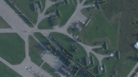У мережі показали супутникові знімки аеродрому в Курську після атаки безпілотників - 285x160