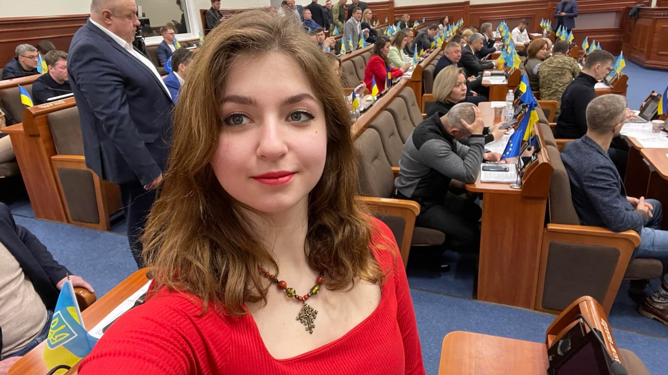 Дочь нардепа Арьева отказалась от мандата депутата Киевсовета