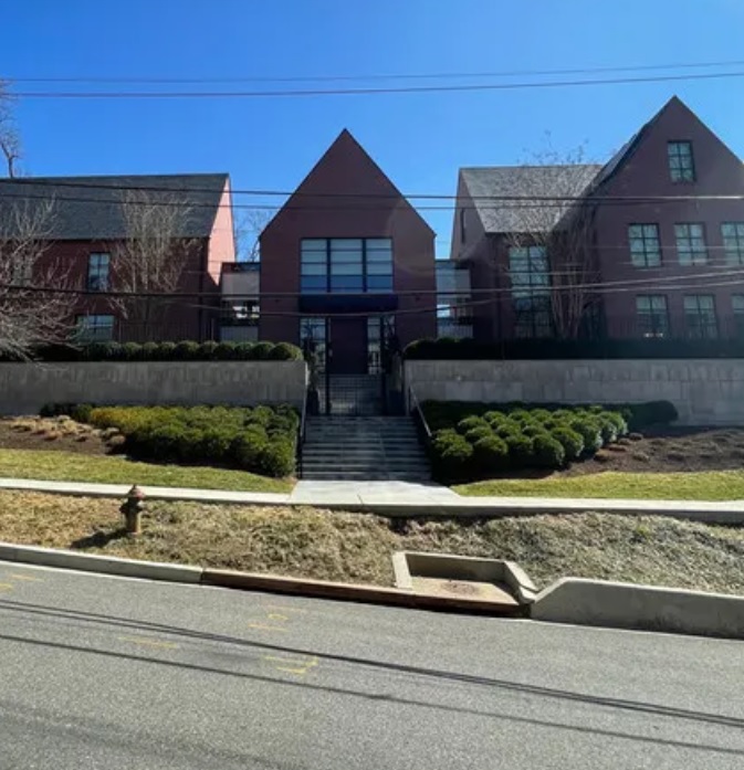 Ближче до влади — Цукерберг купив будинок біля Білого дому - фото 1