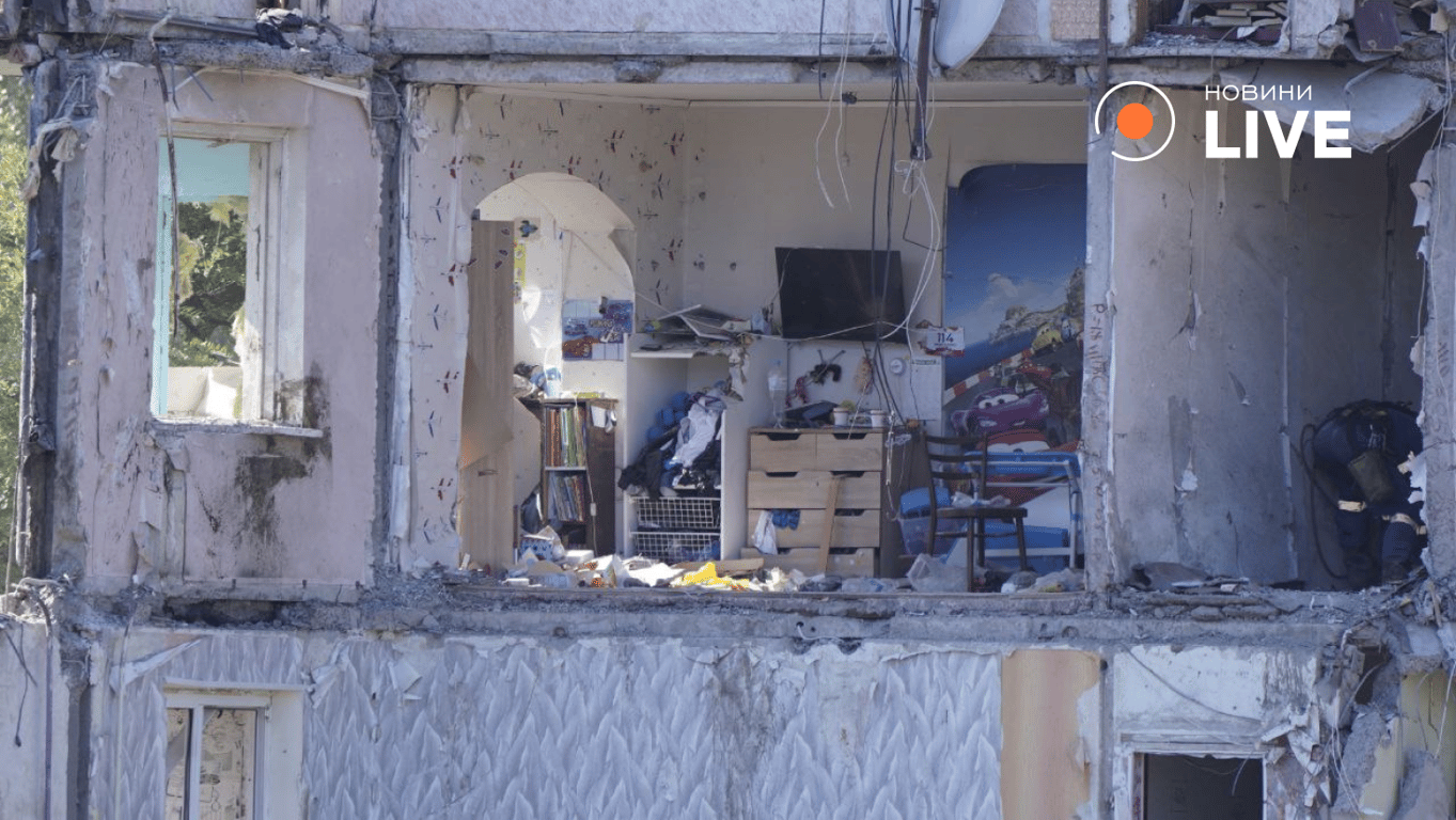 Зруйнований будинок в Києві