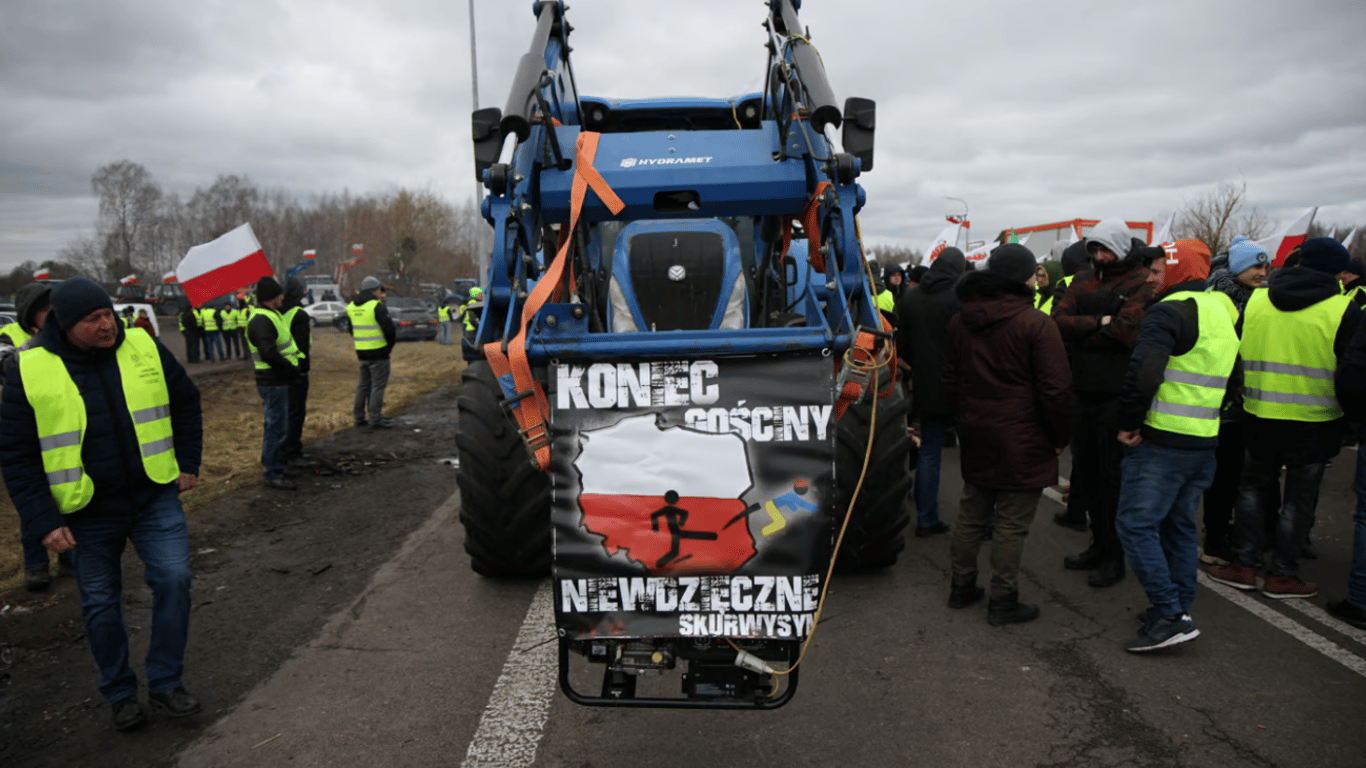 В ГПСУ рассказали, сколько украинских грузовиков застряли на границе с Польшей
