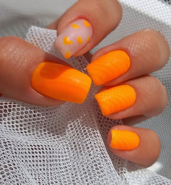 Який манікюр приверне удачу у серпні