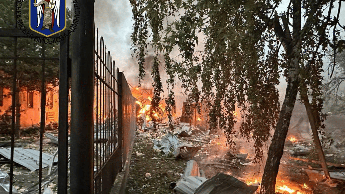 В КГВА рассказали о последствиях ракетной атаки в четырех районах Киева