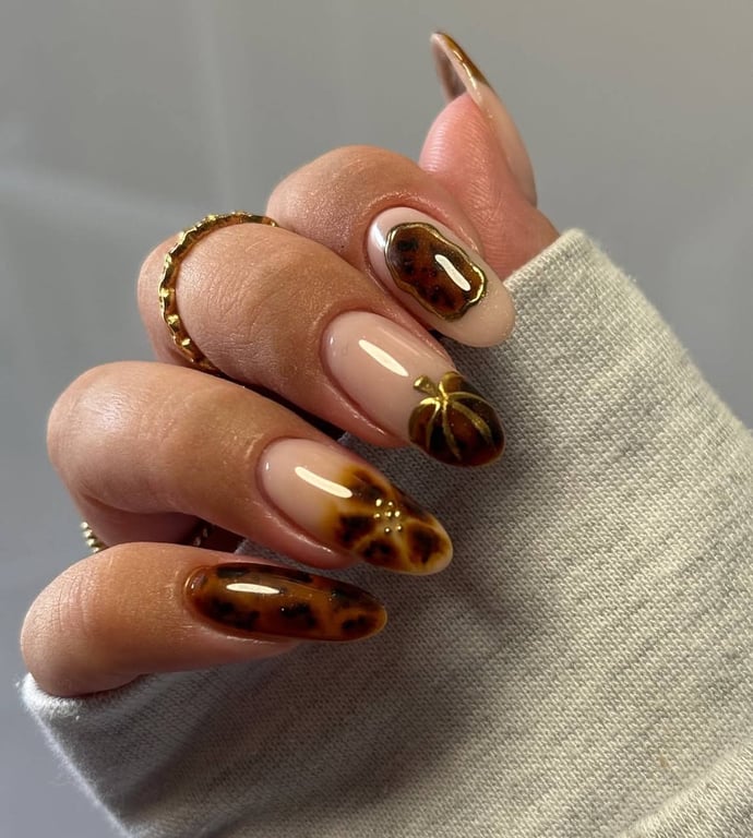 A manicure that is always appropriate