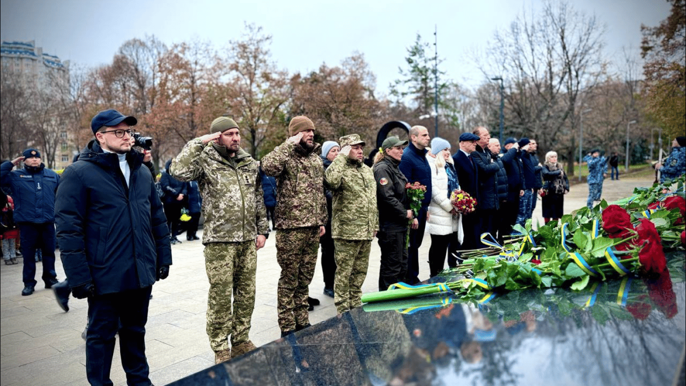 Как в Одессе отметили День ВСУ, фото