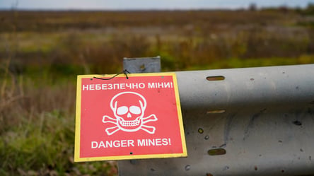 В Харьковской области у остановки подорвались трое человек - 304x171