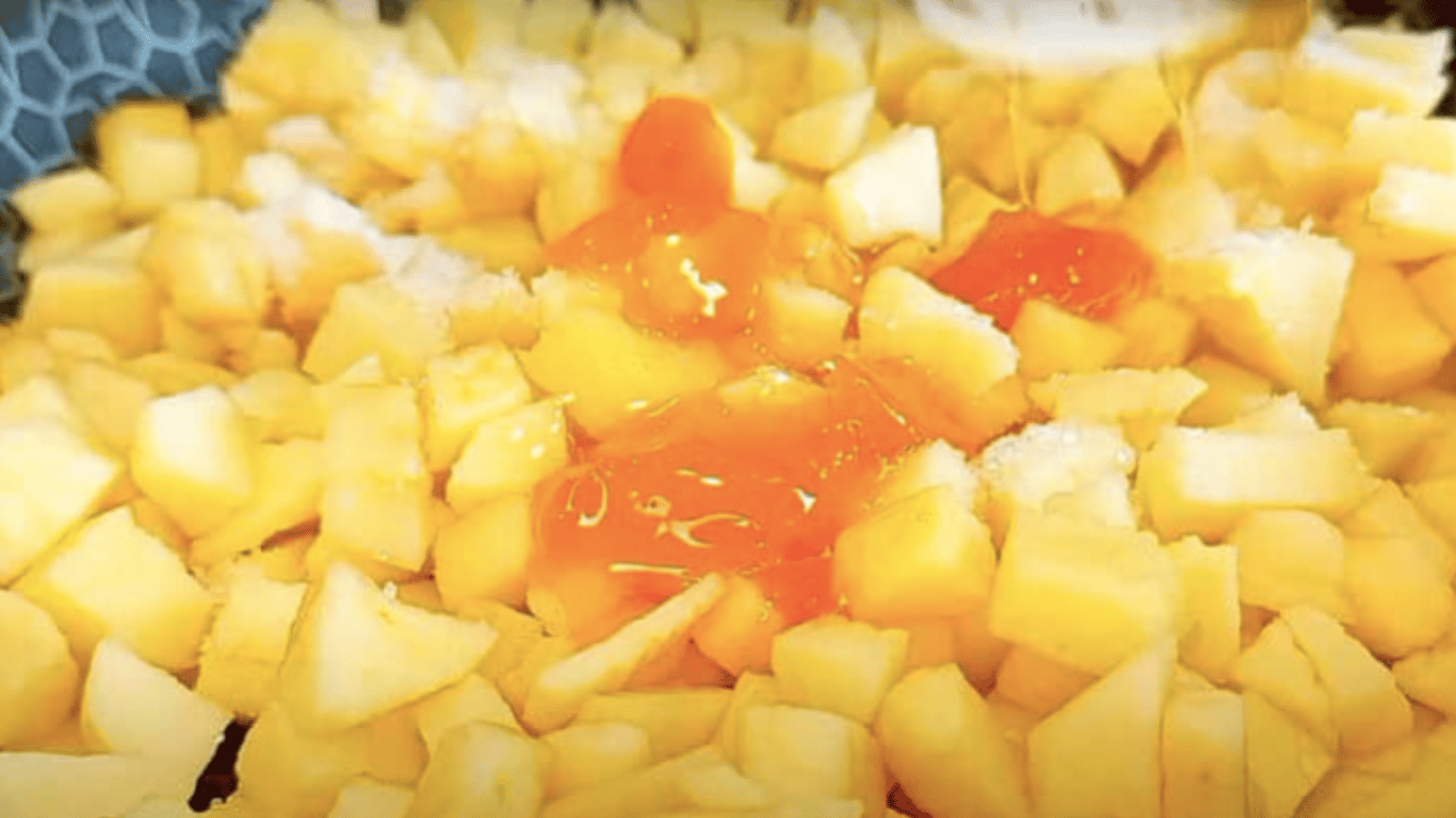 Забутий рецепт пиріжків 60-х років, знадобиться кефір та 10 хвилин