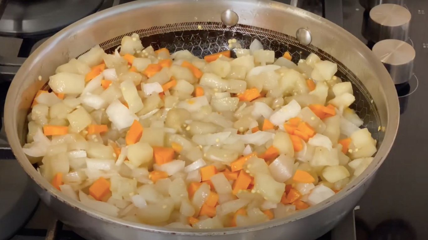 рецепт фасоли с баклажанами  на обед