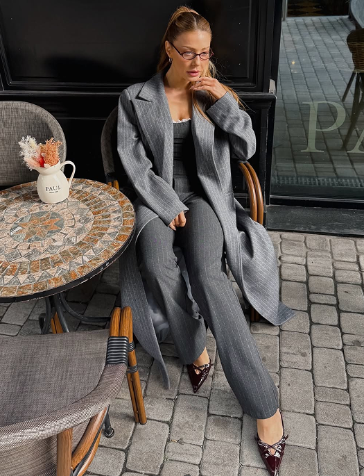 Тіна Кароль показала стильний стриманий образ