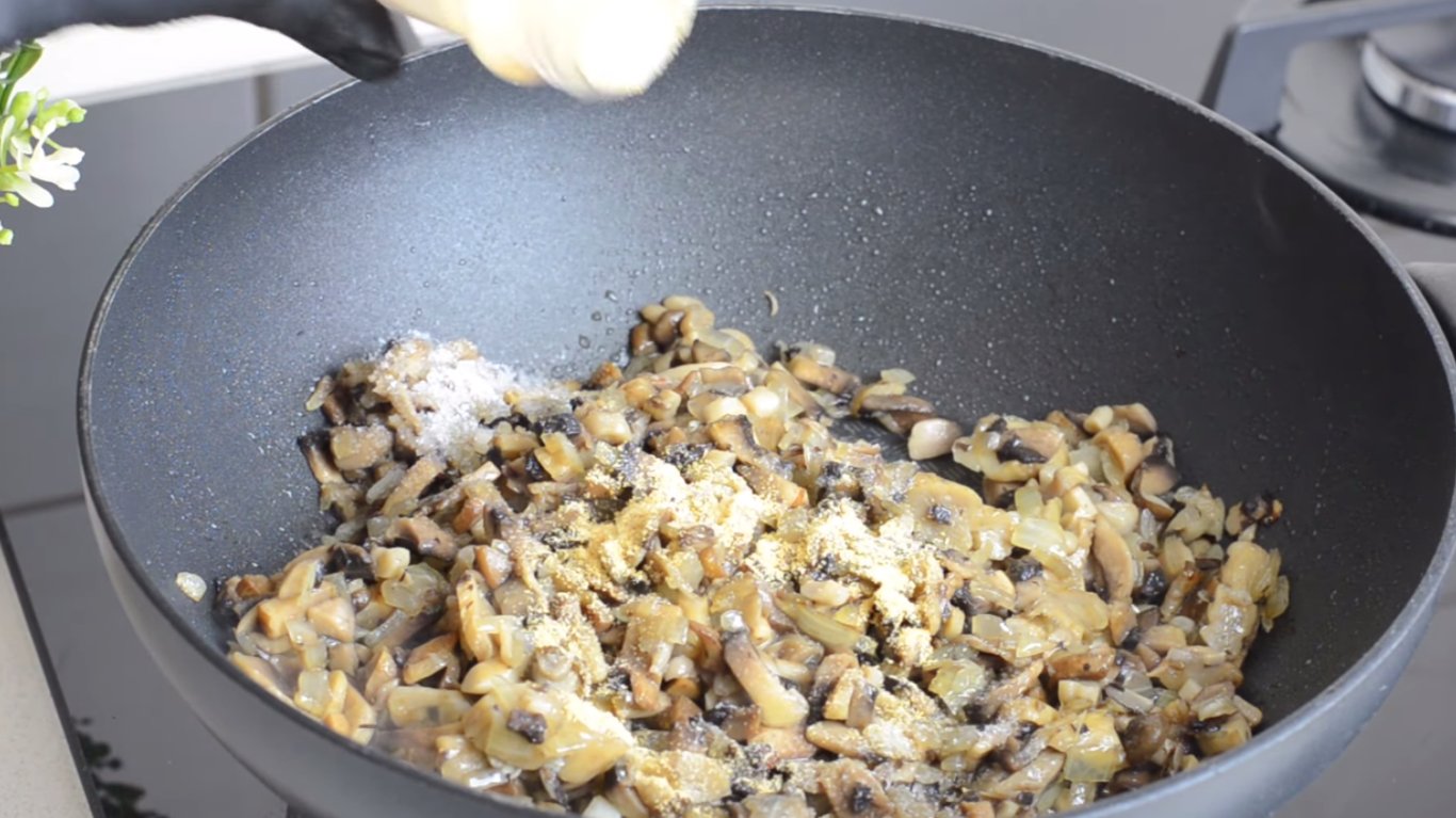 новорічна закуска з грибами