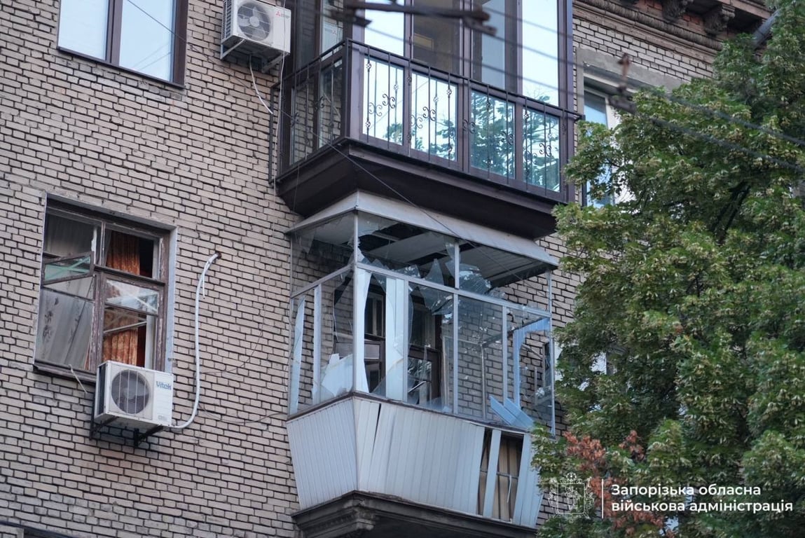 Обстріл Запоріжжя 14 червня — постраждали поліцейські, є пошкодження - фото 5