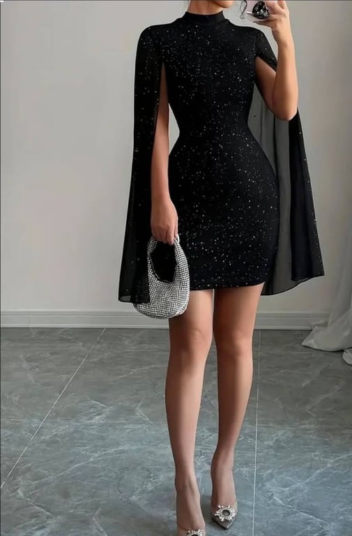 Яркое платье очень подходит представительницам огненного знака