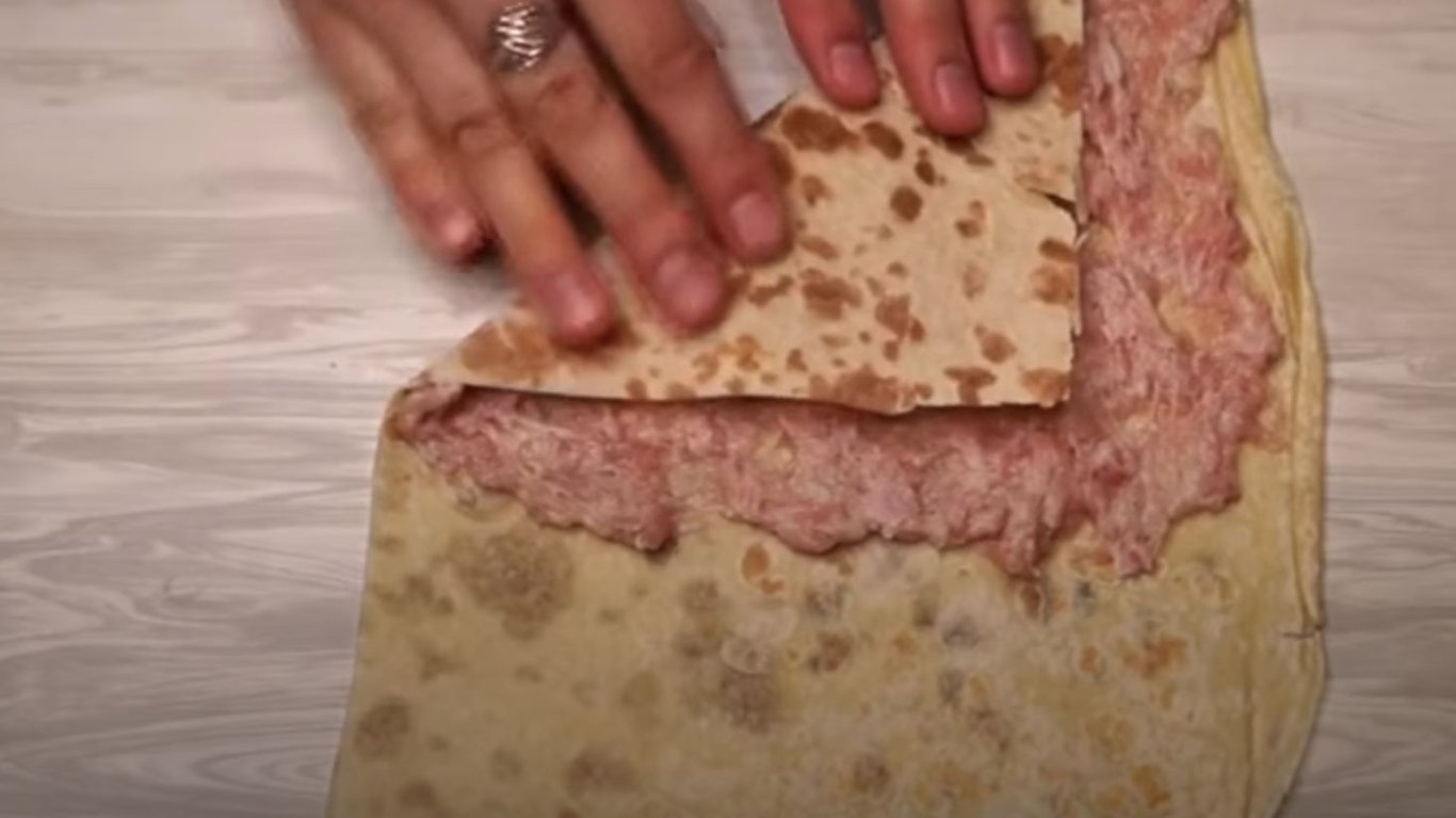 лаваш зі смачною начинкою на сніданок за 15 хвилин