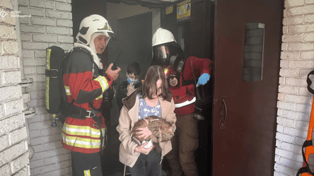 В Киевской области ГСЧС эвакуировали 84 человека из многоэтажки из-за пожара - 285x160