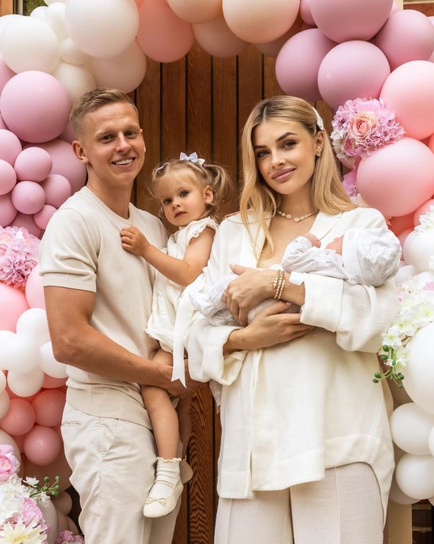 Дружина Зінченка показала перші фото їхньої родини у новому складі - фото 1