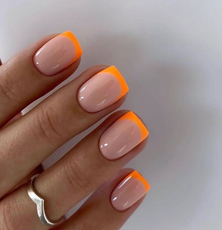 Який манікюр приверне удачу у серпні