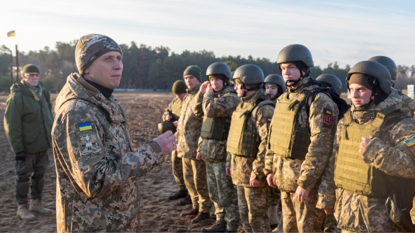 Кого в Украине могут обязать проходить военную подготовку — новые изменения