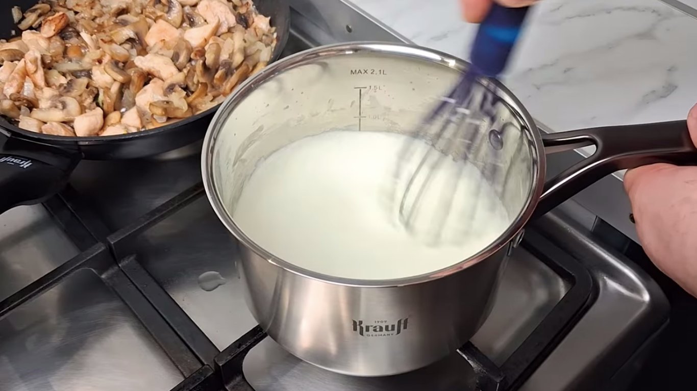 смачний жульєн з грибами