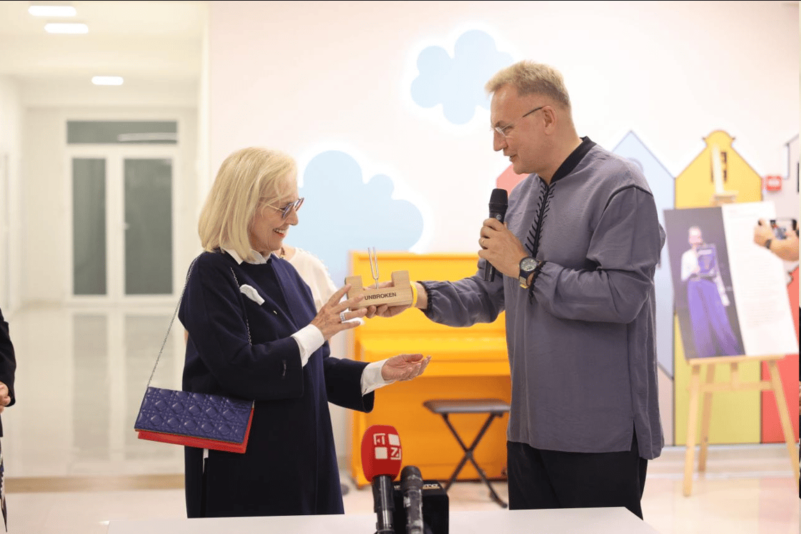 Садовий показав центр для людей з ураженнями мозку у Львові - фото 2