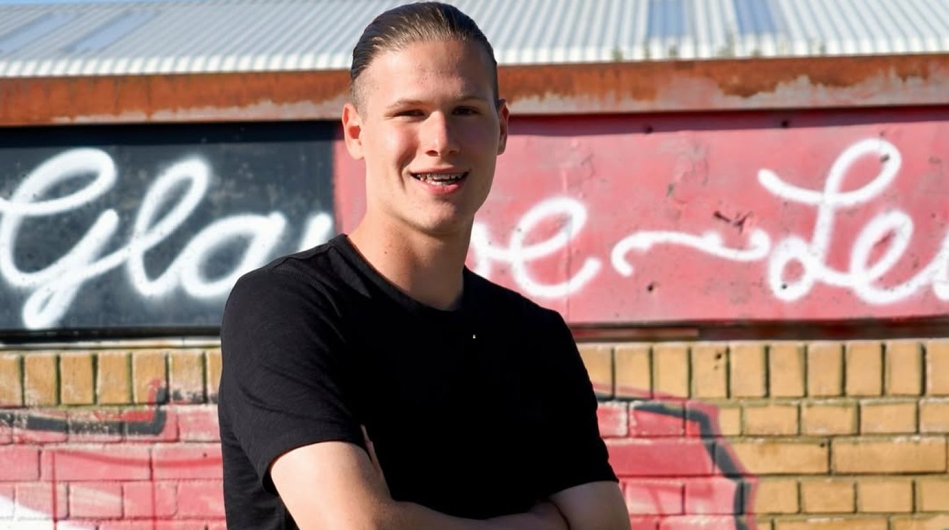 Артем Степанов