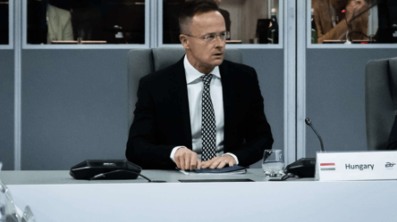 МИД Украины ответил на заявления Сийярто об угрозах Зеленского - 285x160