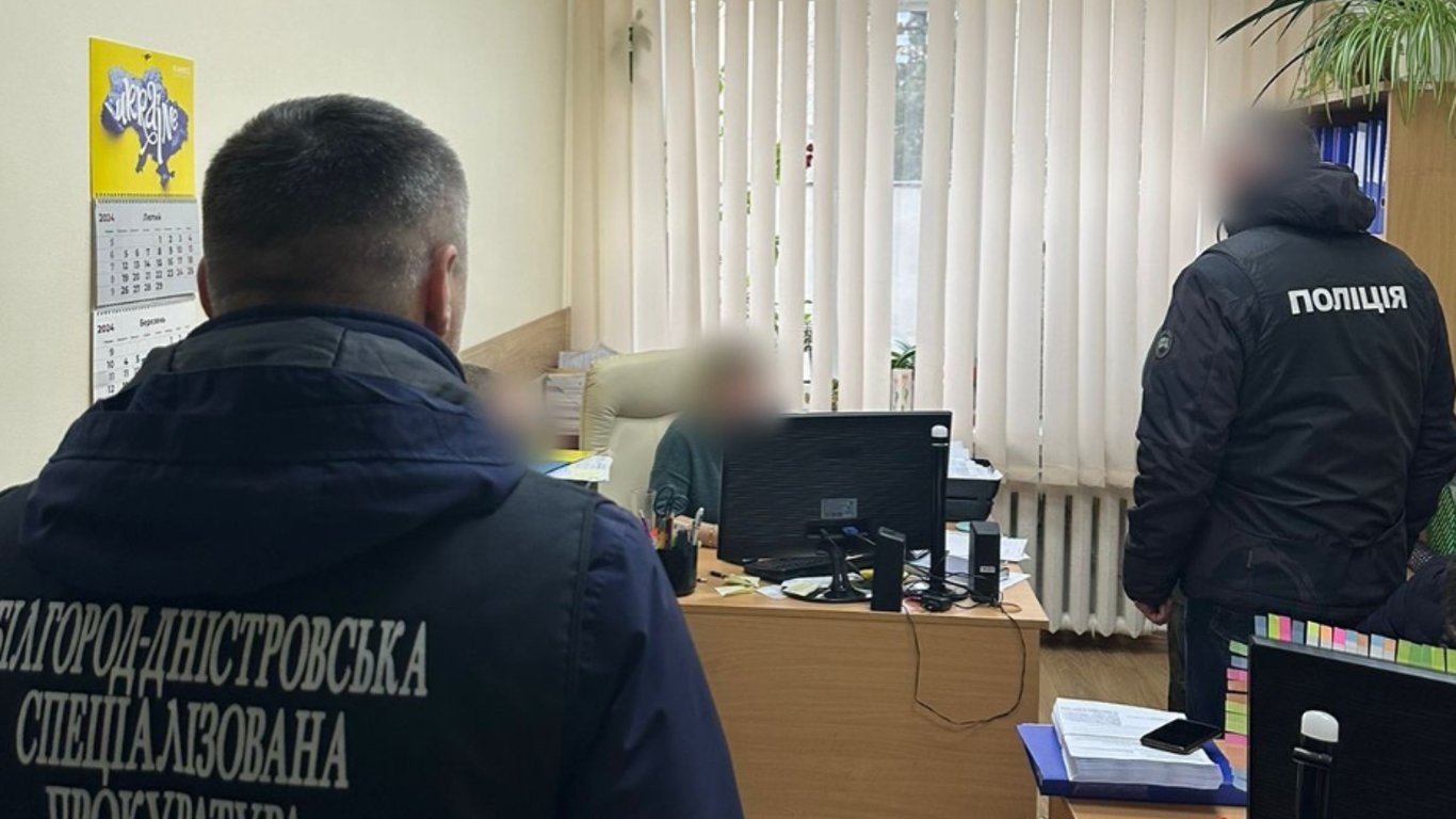 Прикривались ЗСУ та привласнили майже 400 тисяч гривень — на Одещині викрили злочинців