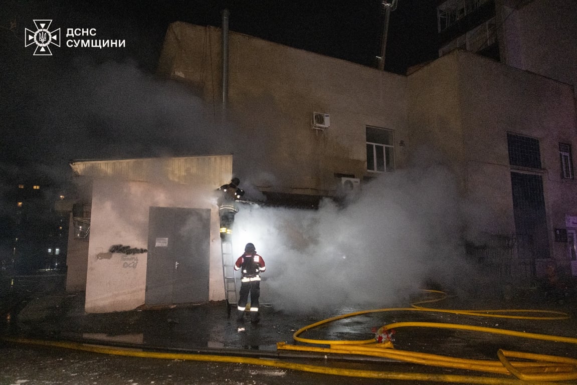 Росіяни вночі 4 квітня кілька разів вдарили по Сумах