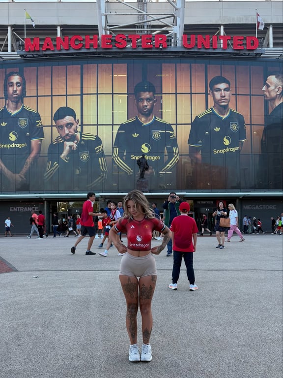 Шания Говард