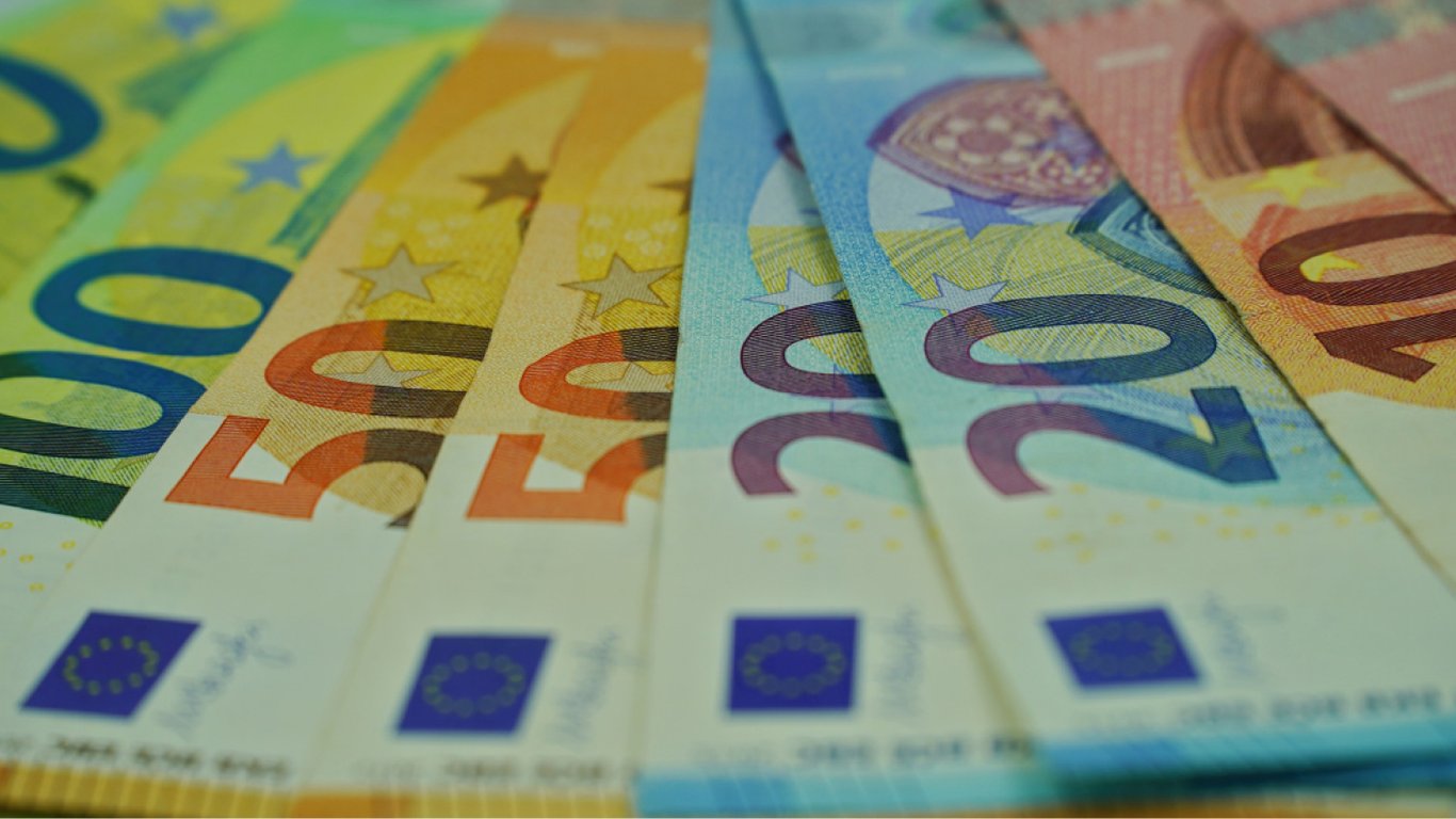 Допомога до 30 тис. євро — в Ощадбанку у листопаді стартує прийом заявок