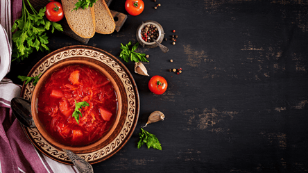 Кореец показал, как впервые готовил украинский борщ — видео - 285x160