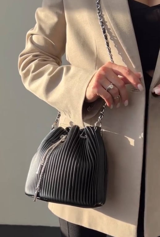 Сумка у формі мішечків в тренді