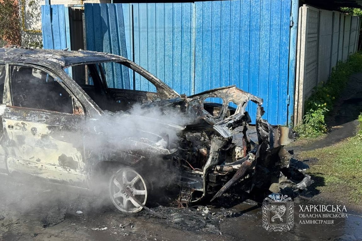 Вщент згоріла автівка
