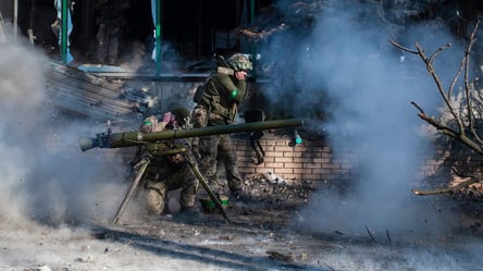 "Враг давит со всех сторон": что происходит в самой горячей точке войны на Донбассе - 285x160
