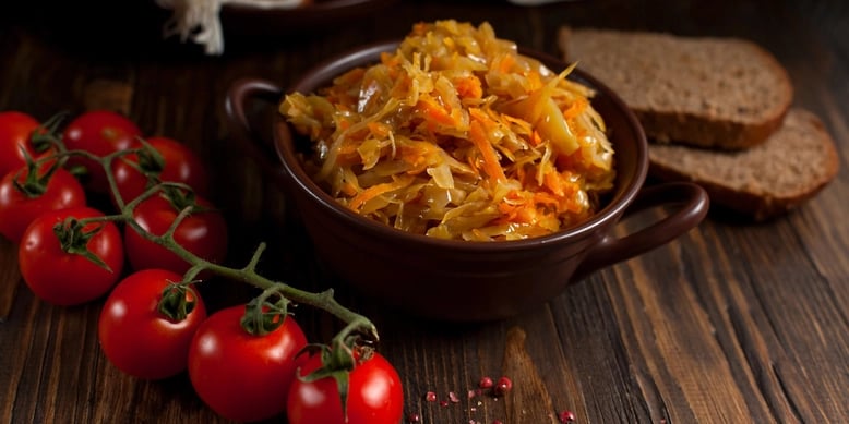 Как приготовить тушеную капусту