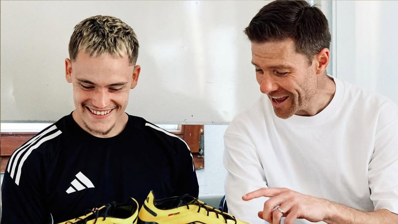 Хаби Алонсо и Флориан Вирц