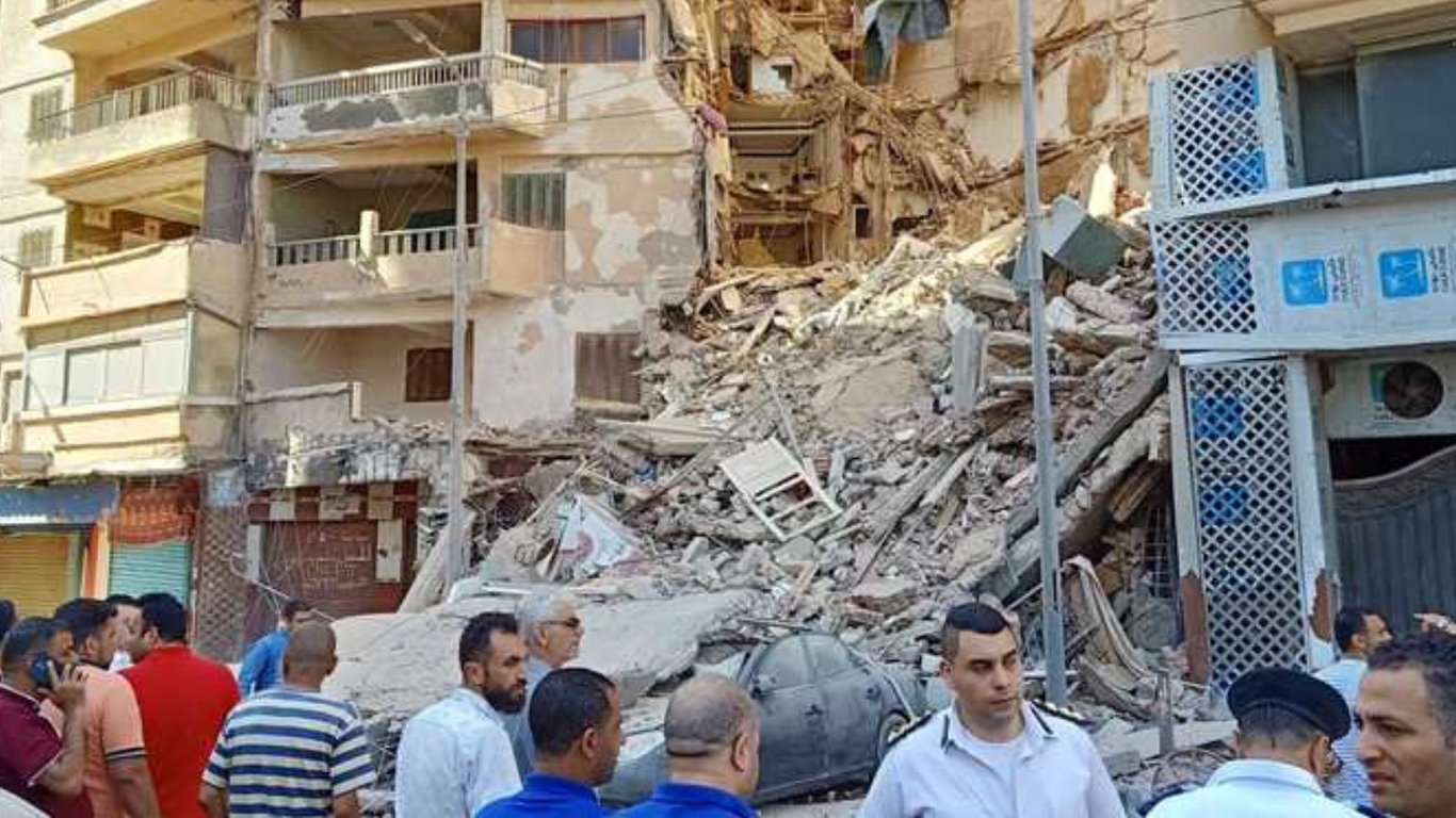 В Египте обрушилась 13-этажка: под завалами люди