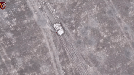 Українські десантники показали, як змусили тікати росіян завдяки дронам - 285x160