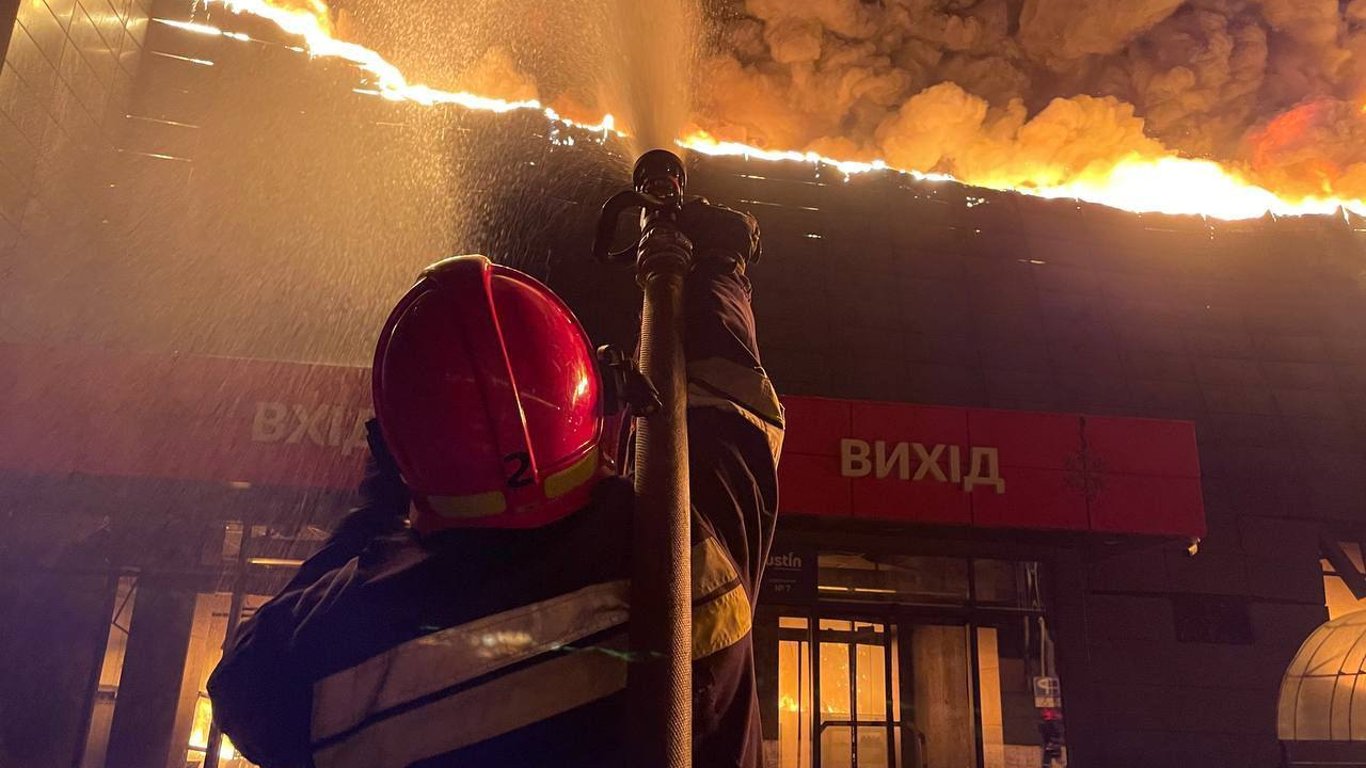 Що залишилося від супермаркету Fozzy в Одесі: моторошні кадри наслідків удару РФ