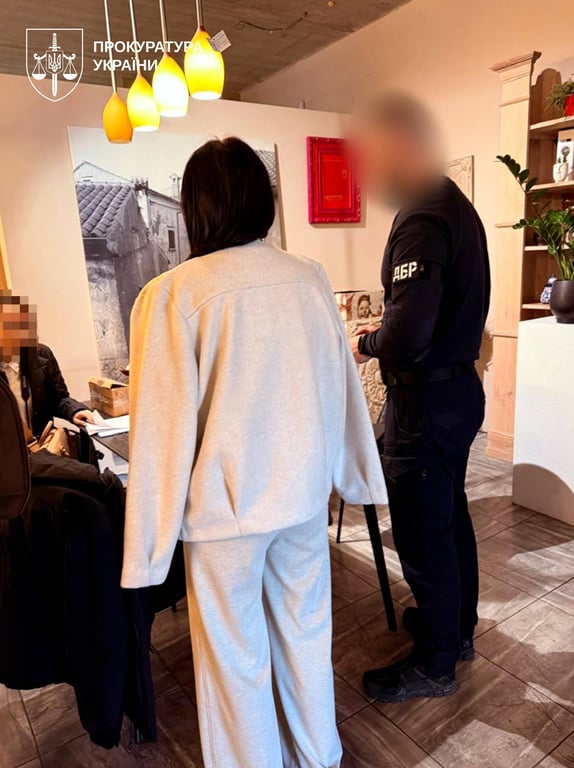 Чиновник міграційної служби приховував доходи