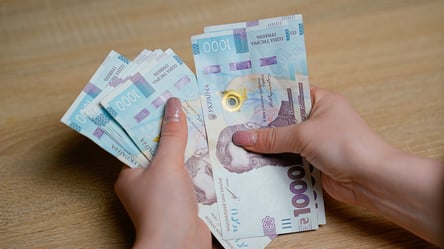 Середня зарплата в Україні — де пропонують найбільше і найменше - 285x160