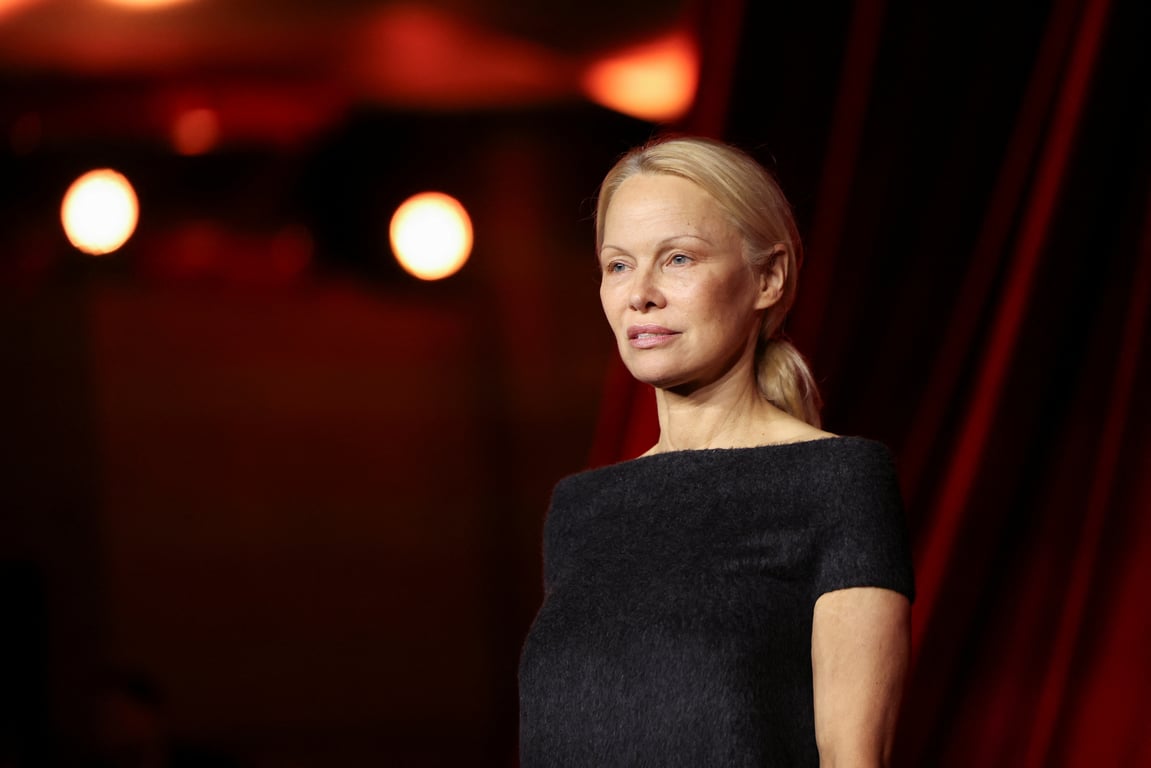 Памела Андерсон з'явилась без макіяжу на червоній доріжці