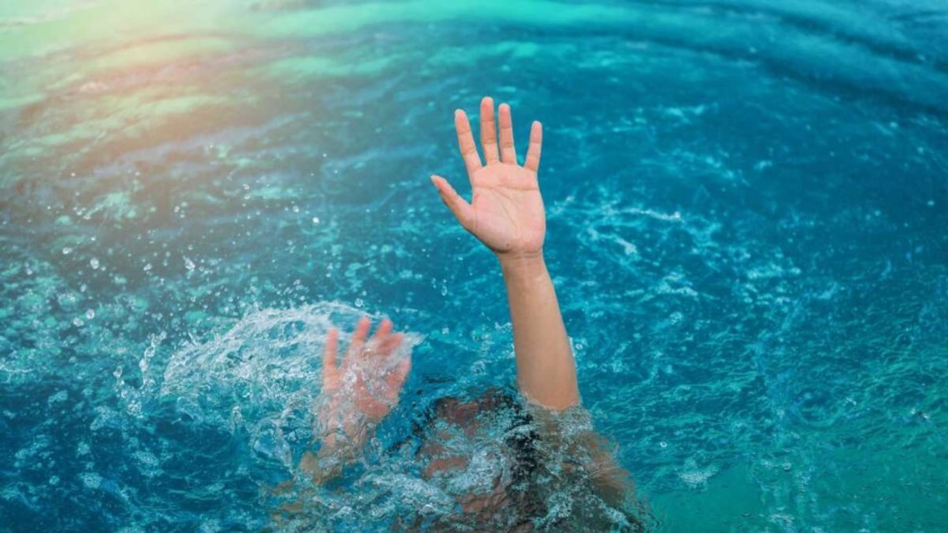 В Одесі жінка ледь не потонула в Чорному морі: подробиці