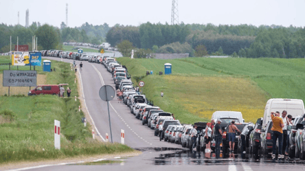 Очереди на границе Украины — какие КПП заполонили пробки - 285x160