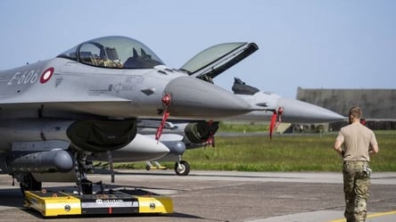Украина разочарована скоростью подготовки своих пилотов на F-16 в США, — Politico - 285x160